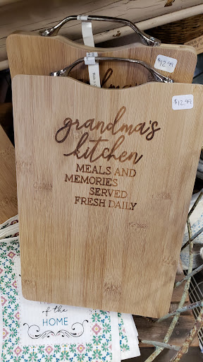 Grocery Store «Troutt Old Time General Store And Market», reviews and photos, 433 N 4th St, Paducah, KY 42001, USA