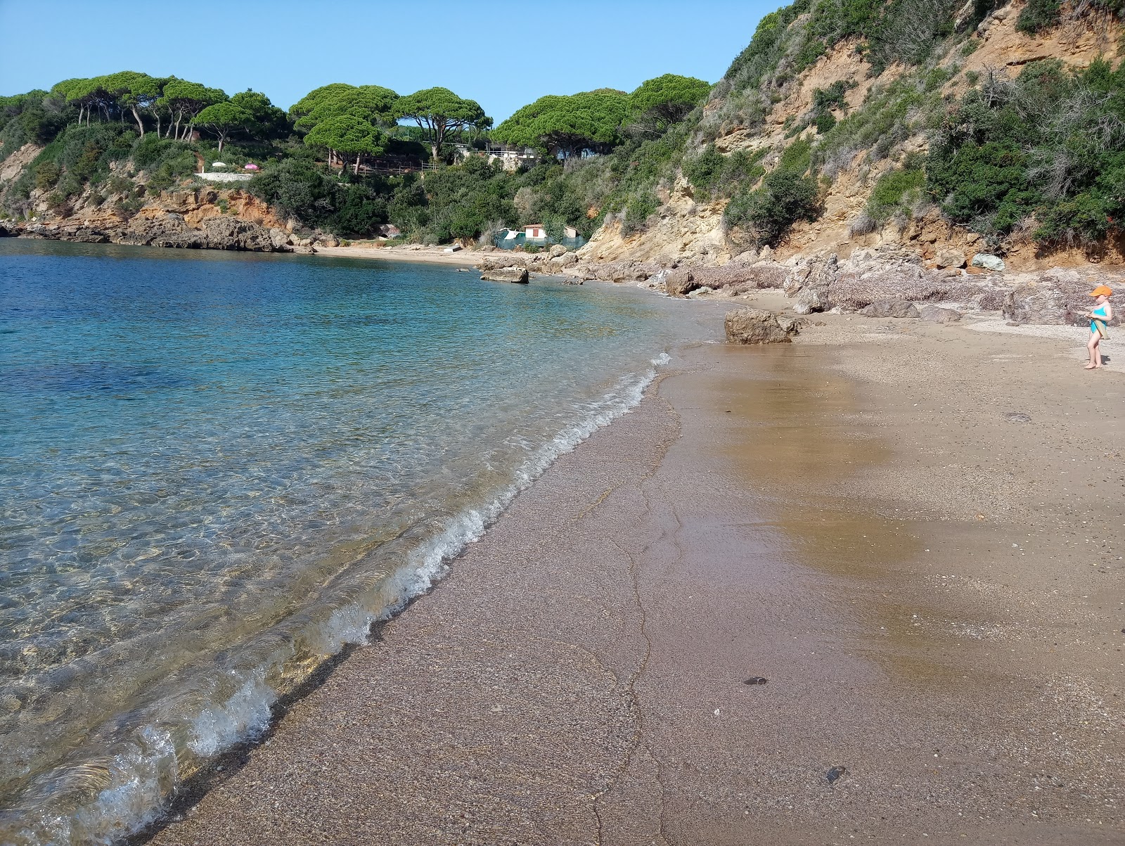 Foto de Spiaggia Di Zuccale con agua cristalina superficie