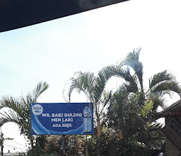 Warung Babi Guling Men Lari photo