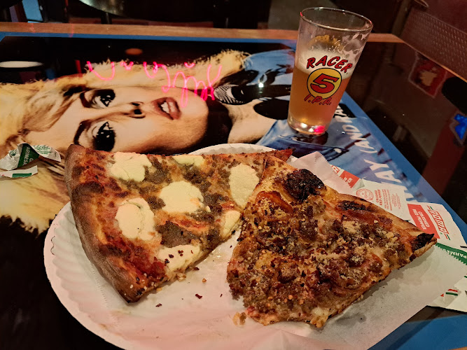 #1 best pizza place in San Diego - Gnarly Girl Pizza