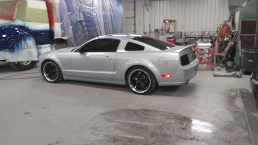 Auto Body Shop «Floyds Knobs Body Repair Inc», reviews and photos, 1808 Beechwood Ave, New Albany, IN 47150, USA
