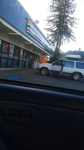 Convenience Store «Circle K», reviews and photos, 296 E 13th Ave, Eugene, OR 97401, USA