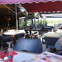 Atmosphère du Restaurant Grill les Enseignes à Château-la-Vallière - n°3