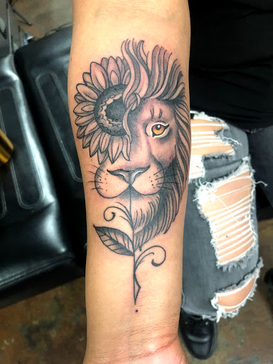 Tattoo Shop «The Tattoo Room», reviews and photos, 2315 Kuehner Dr #111, Simi Valley, CA 93063, USA