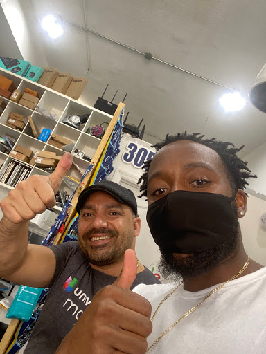 Computer Store «SMARTFIXTRONICS, Computer Phone Repair & SIM card Services.», reviews and photos, 7135 Collins Ave, Miami Beach, FL 33141, USA