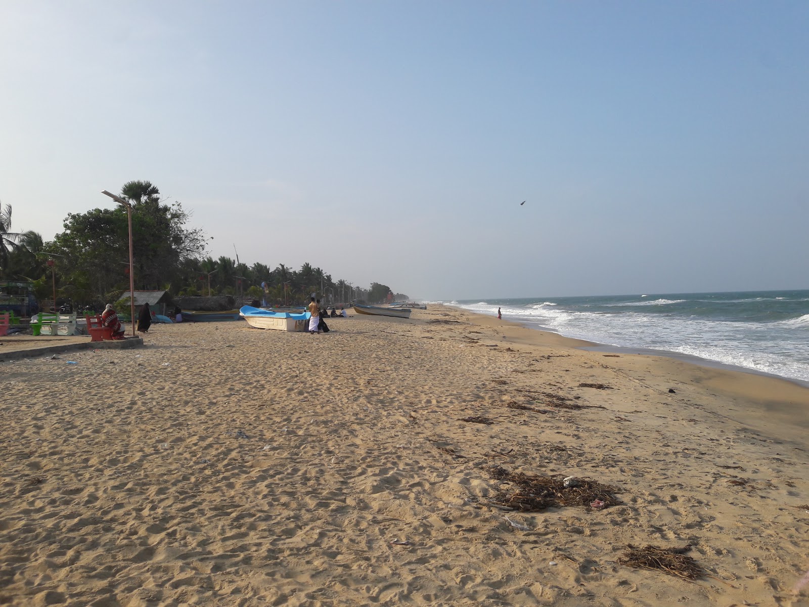 Foto di Kattankudy Beach con una superficie del sabbia luminosa