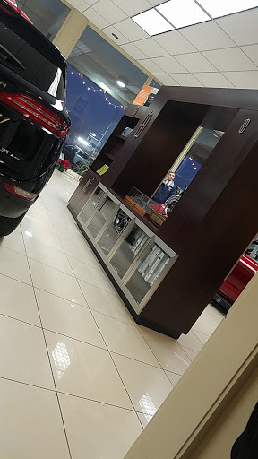 Car Dealer «Bowen Scarff Ford Lincoln», reviews and photos, 1157 Central Ave N, Kent, WA 98032, USA