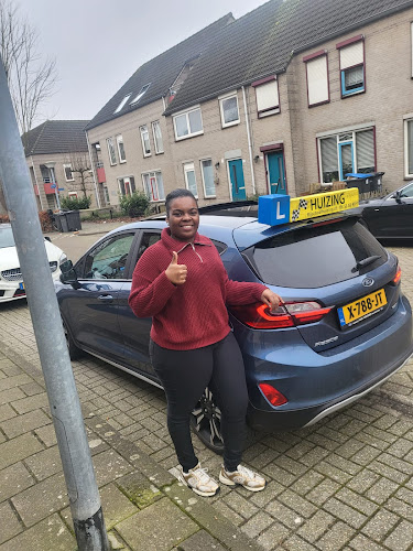 Beoordelingen van Autorijschool Huizing in Eindhoven - Rijschool