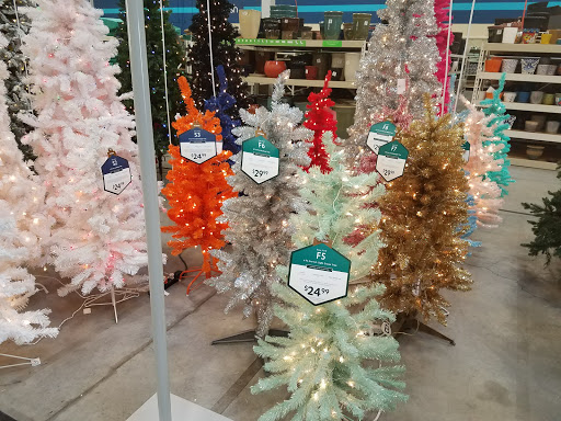 Home Goods Store «At Home», reviews and photos, 5901 Mercury Dr, Dearborn, MI 48126, USA