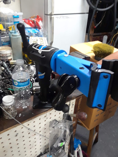 Used Bicycle Shop «Star Cycles Bike Shop», reviews and photos, 4465 Whittier Blvd, Los Angeles, CA 90022, USA