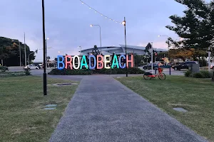 Broadbeach Sign image