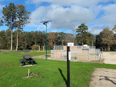 Parc de loisirs et sports à Nesploy