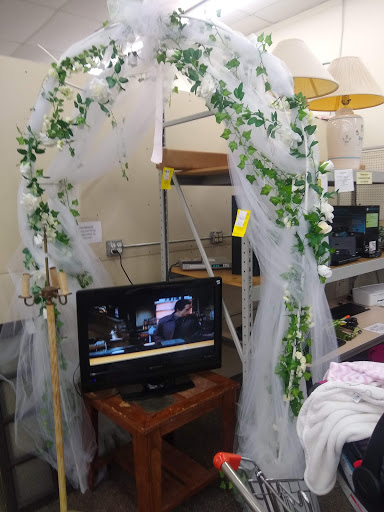 Grocery Store «Food Lion», reviews and photos, 1941 S Church St, Smithfield, VA 23430, USA