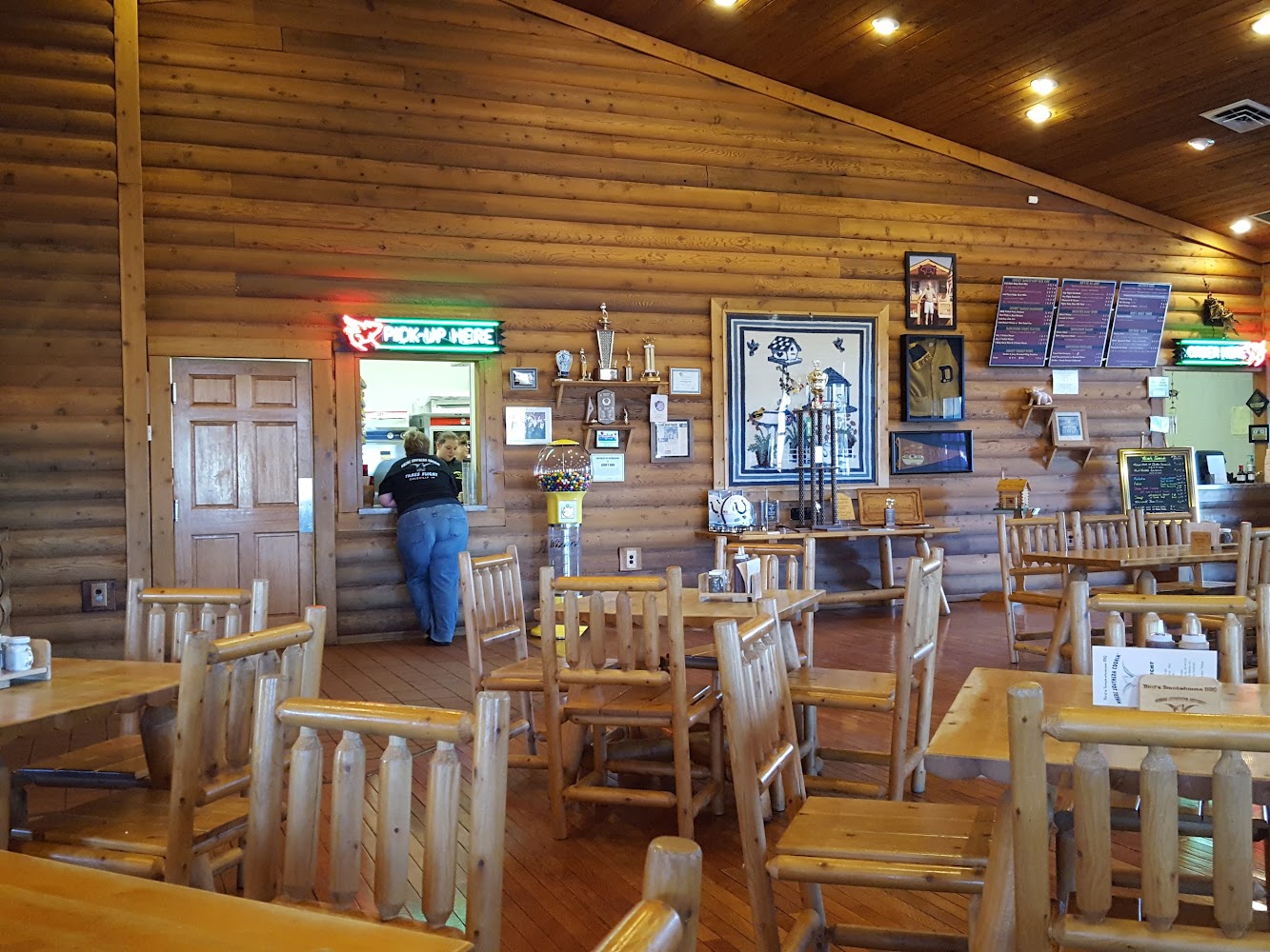 Bird's Smokehouse BBQ