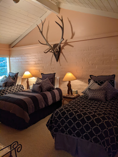 Holly Farm image