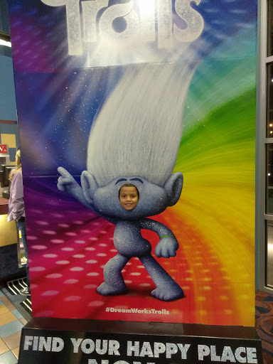 Movie Theater «Regal Cinemas Hollywood 10 - St. Joseph», reviews and photos, 5405 N Belt Hwy, St Joseph, MO 64506, USA