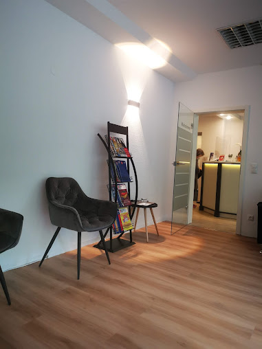 Dr. Armin Zarmann - Dr. Armin Zarmann