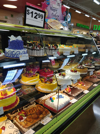 Shopping Mall «Claremont Promenade Shopping Center», reviews and photos, 420 S Indian Hill Blvd, Claremont, CA 91711, USA