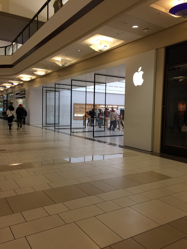 Computer Store «Apple Orland Square Mall», reviews and photos, 428 Orland Square Dr, Orland Park, IL 60462, USA
