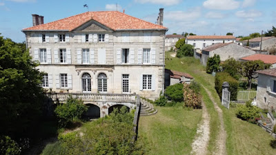 Logis de Bacchus à Vaux-Rouillac