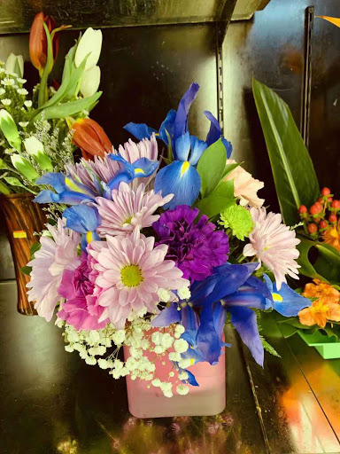 Florist «Studio Arts Florist», reviews and photos, 106-14 71st Ave, Forest Hills, NY 11375, USA