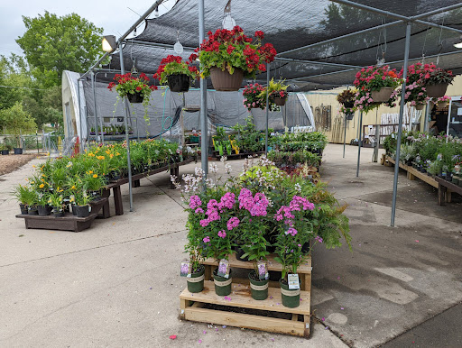 Garden Center «Earl May Nursery & Garden Center», reviews and photos, 2306 1st Ave E, Newton, IA 50208, USA