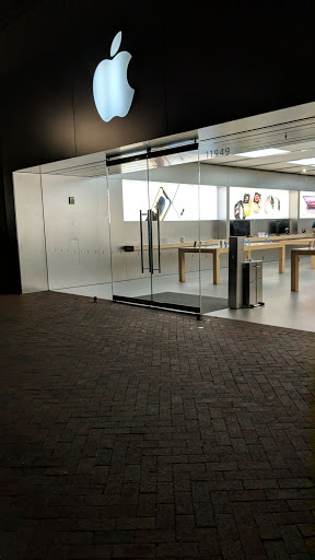 Computer Store «Apple Reston», reviews and photos, 11949 Market St, Reston, VA 20190, USA