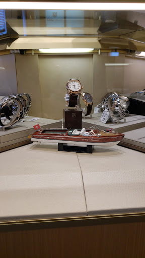 Jewelry Store «Jared The Galleria of Jewelry», reviews and photos, 16070 W Bluemound Rd, Brookfield, WI 53005, USA