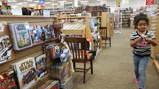 Book Store «Half Price Books», reviews and photos, 8211 Arbor Square Dr, Mason, OH 45040, USA