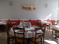 Atmosphère du Restaurant français Lysius Restaurant à Saint-Maixent-l'École - n°3