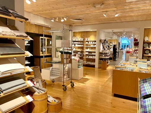 Furniture Store «Crate and Barrel», reviews and photos, 48 S Main St, West Hartford, CT 06107, USA