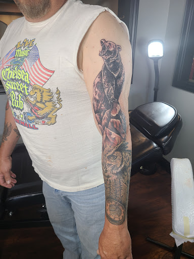 Tattoo Shop «Catch 22 Tattoo», reviews and photos, 1505 Madison Ave, Painesville, OH 44077, USA