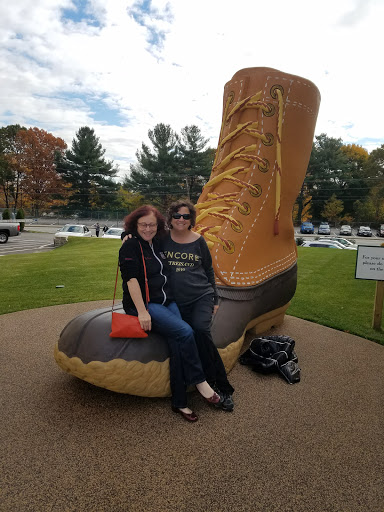 Clothing Store «L.L. Bean», reviews and photos, 200 Hillside Rd, Cranston, RI 02920, USA