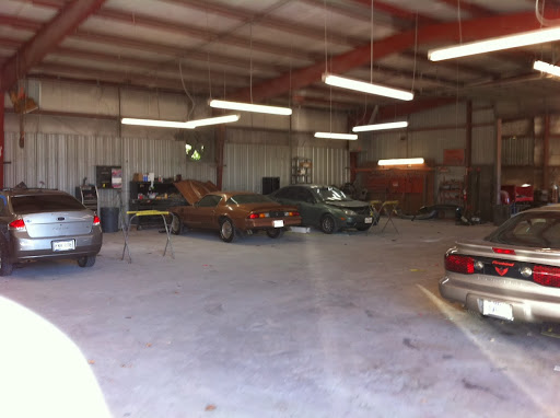Auto Body Shop «Showcase Paint & Auto Body», reviews and photos, 710 S Frazier St, Conroe, TX 77301, USA