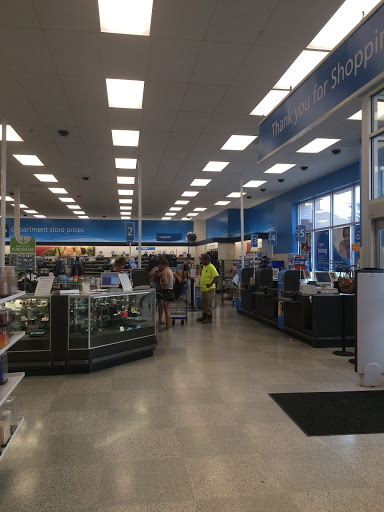 Clothing Store «Ross Dress for Less», reviews and photos, 1020 Veterans Pkwy, Clarksville, IN 47129, USA