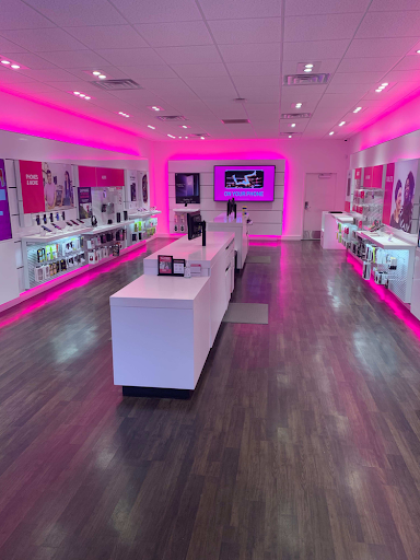Cell Phone Store «T-Mobile», reviews and photos, 861 Joe Frank Harris Pkwy SE #8, Cartersville, GA 30120, USA