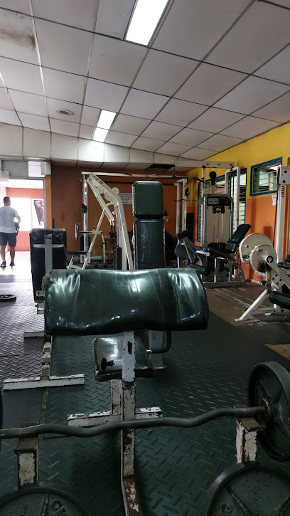 Coach Gym - PQCM+29H, Av. Bernal, San Salvador, El Salvador