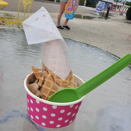 Ice Cream Shop «Great Licks Ice Cream Shop», reviews and photos, 4643 Pine Island Rd, Matlacha, FL 33993, USA