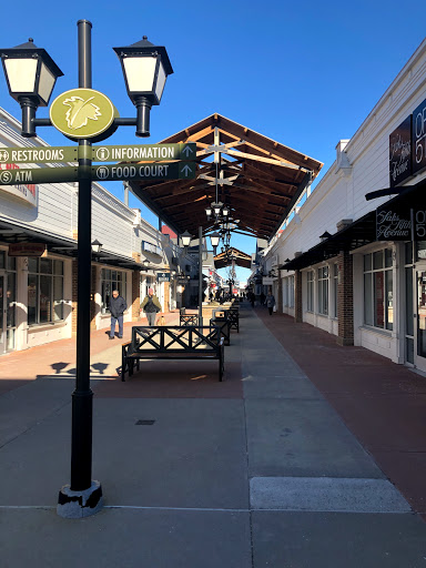 Fashion Accessories Store «Michael Kors», reviews and photos, 80 Premium Outlets Blvd Suite 323, Merrimack, NH 03054, USA