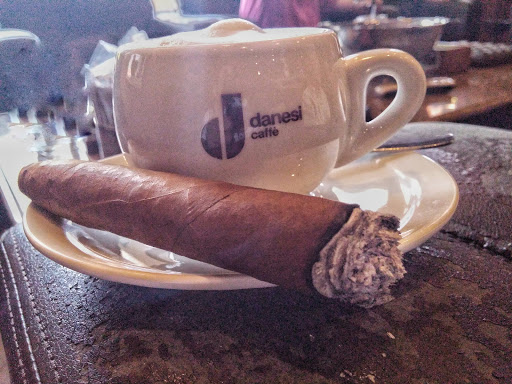 Tobacco Shop «Smoke Inn», reviews and photos, 801 Village Blvd #305, West Palm Beach, FL 33409, USA