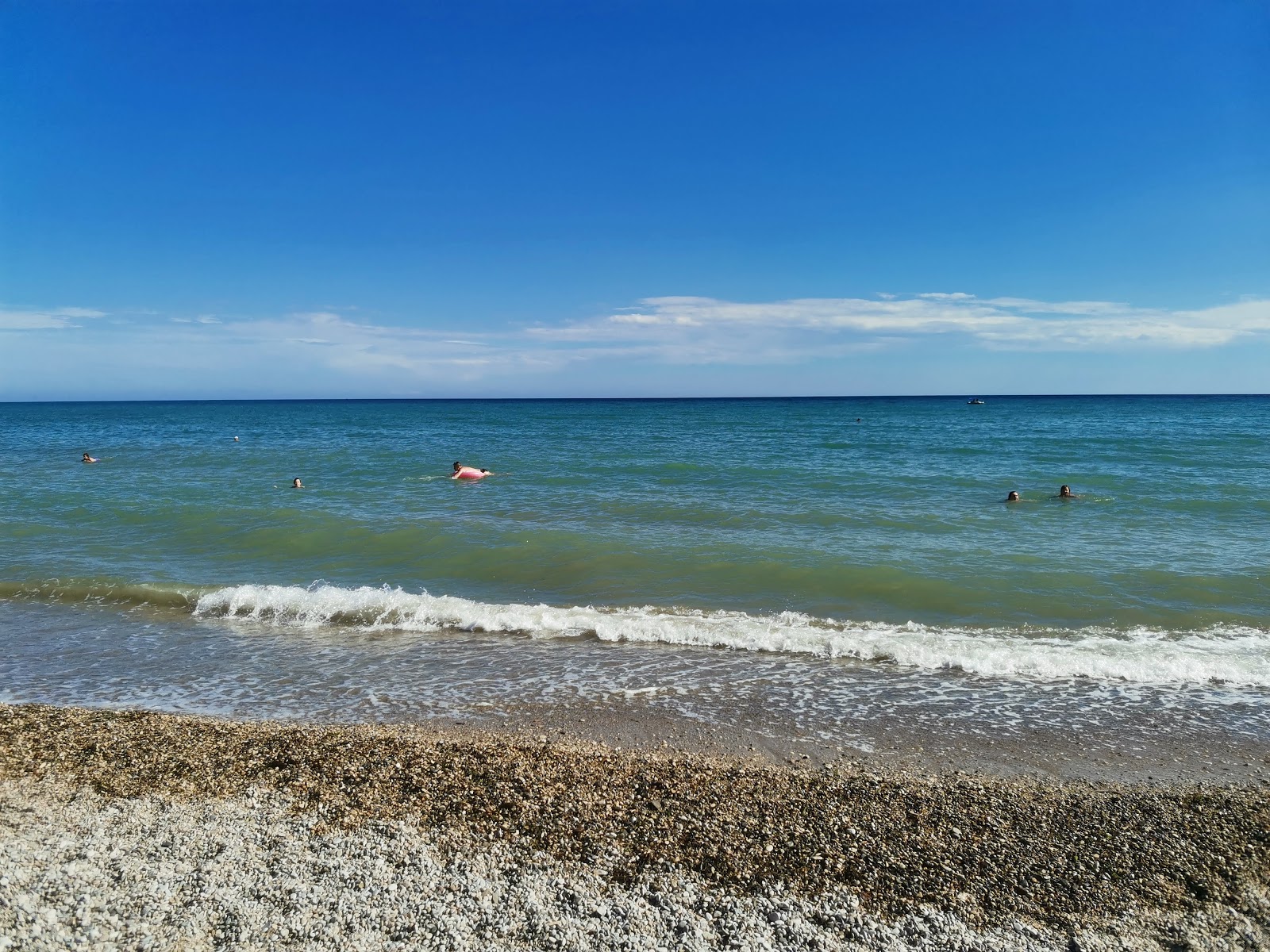 Plazh Achisu'in fotoğrafı geniş plaj ile birlikte