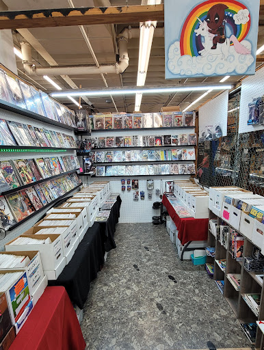 Toy And Comic Junkie - CCTradeCenter