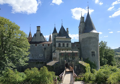 Parking du Chateau de La Rochepot à La Rochepot