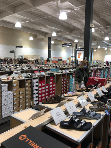 Shoe Store «DSW Designer Shoe Warehouse», reviews and photos, 4001 Factoria Square Mall SE, Bellevue, WA 98006, USA