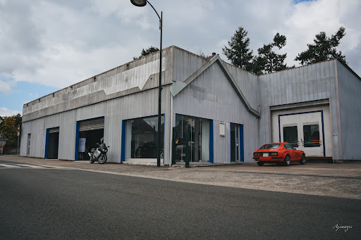 Photo 1 - Ren'esssence auto