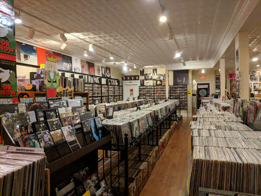 CD store Saint Louis