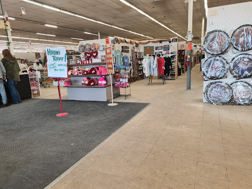 Flea Market «Traderbakers Flea Market», reviews and photos, 2080 Burton Ln, Martinsville, IN 46151, USA