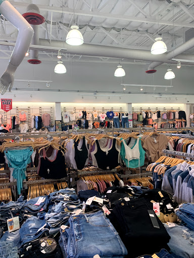 Hair Salon «Ulta Beauty», reviews and photos, 12423 Limonite Ave #100, Eastvale, CA 91752, USA