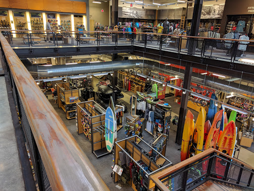 Camping Store «REI», reviews and photos, 2700 Seaglass Way, Oxnard, CA 93036, USA