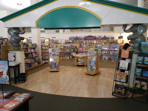 Book Store «Barnes & Noble», reviews and photos, 700 4th St, Santa Rosa, CA 95404, USA